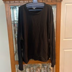 Offline by aerie. Black sweatshirt. Size L. 2 side pockets.